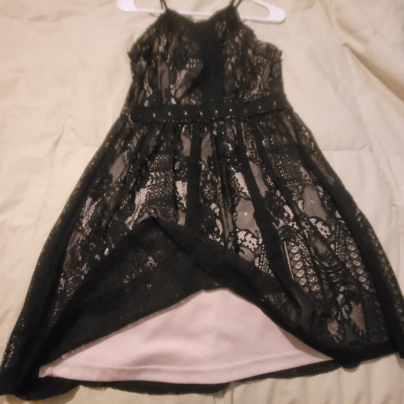 Francescas Dress - Picture 2 of 4